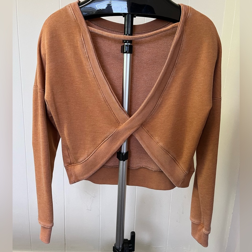 AERO cross back sweatshirt size small
